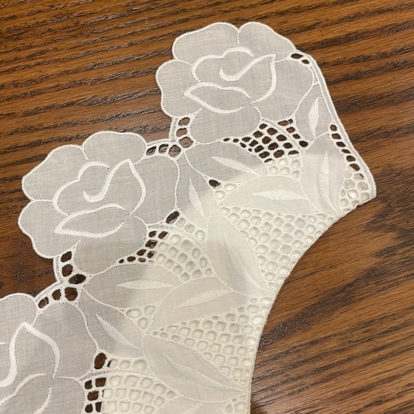 Vintage Lace Eyelet White Collar—Beautiful!!  Excellent Condition!  Floral—OS - Picture 2 of 9